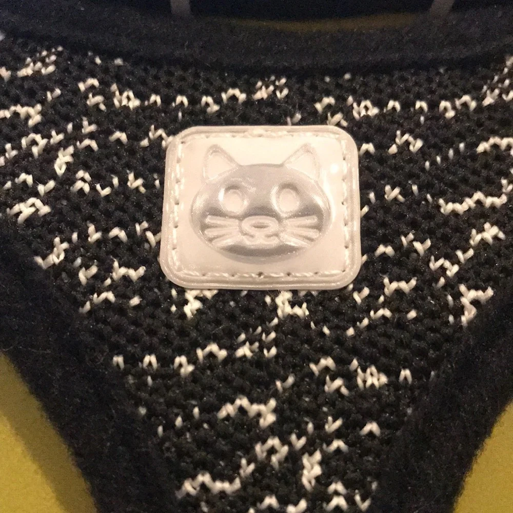 Vibrant life black and white harness and leash for cats. NWT